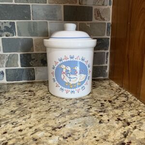 Treasure Craft Stoneware Ribbon Geese 7 1/4" Canister